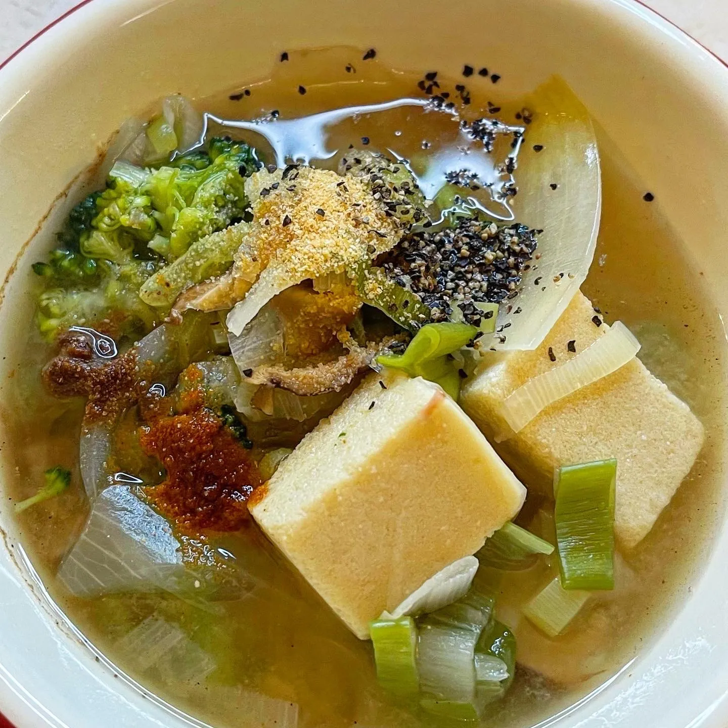スープに高野豆腐で満足感と栄養素アップ